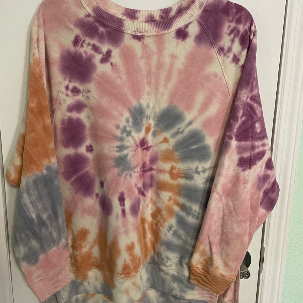 American Eagle Cozy Tie-Dye Sweatshirt || Soft & Stylish!